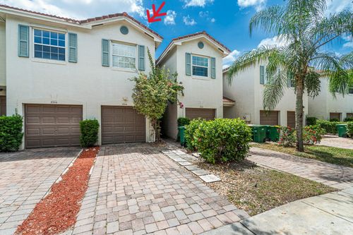 8244 Prestige Commons Dr, Tamarac, FL, 33321-1311 | Card Image