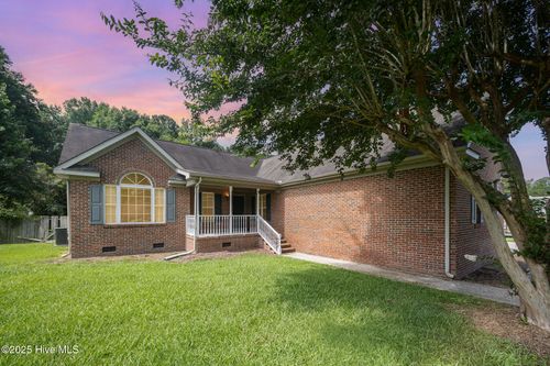 104 Fairfield Dr, Goldsboro, NC, 27530-5510 | Card Image