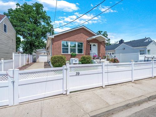 39 Mirin Ave, Roosevelt, NY, 11575-1603 | Card Image