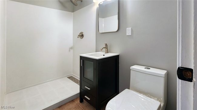 Private full bath | Image 13