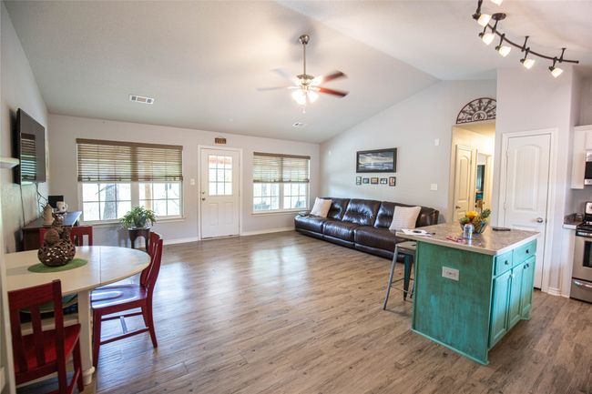214 El Lago Rd, House other with 3 bedrooms, 2 bathrooms and null parking in Chico TX | Image 4