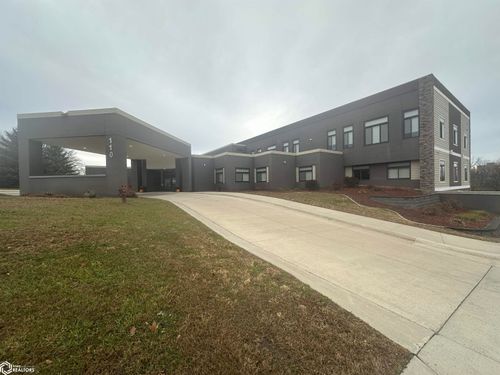 110 Rocksylvania Ave, Iowa Falls, IA, 50126-2406 | Card Image