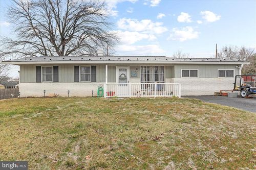 1316 Outer Dr, HAGERSTOWN, MD, 21742-3040 | Card Image