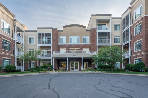 apt-208-8200 W 33rd St, Saint Louis Park, MN, 55426-3889 | Card Image