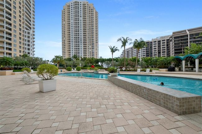 APT-1006 - 888 Brickell Key Dr, Condo with 1 bedrooms, 2 bathrooms and null parking in Miami FL | Image 22