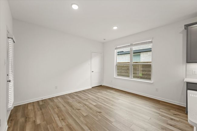 Dining area next to the kitchen | Image 18