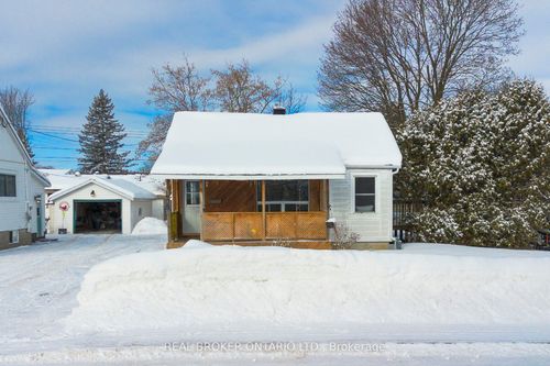 47 Pine St, Smiths Falls, ON, K7A3T7 | Card Image