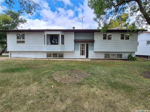 434 Hunt St, Radville, SK, S0C0B8 | Card Image