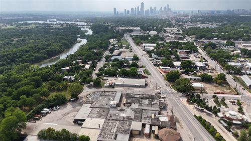 a-5225 E Cesar Chavez St, Austin, TX, 78702-5143 | Card Image