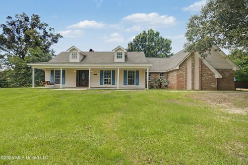 15553 Village Cir, Biloxi, MS, 39532-9456 | Card Image
