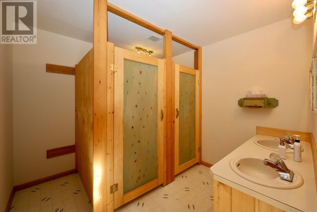 3483 Highway 95, House other with 10 bedrooms, 8 bathrooms and 20 parking in Parson BC | Image 36