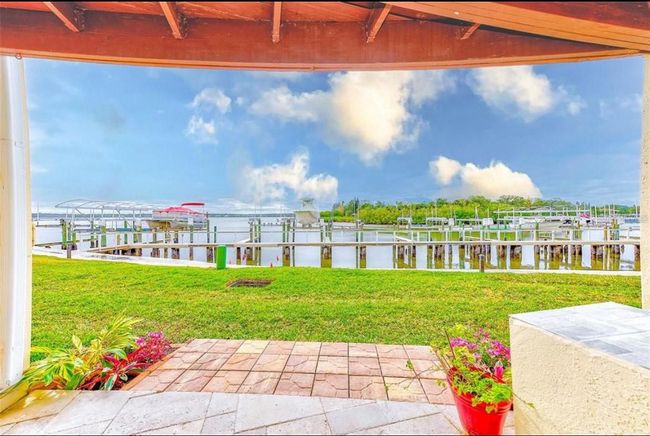 150 Brent Cir, Townhouse with 3 bedrooms, 3 bathrooms and null parking in OLDSMAR FL | Image 16