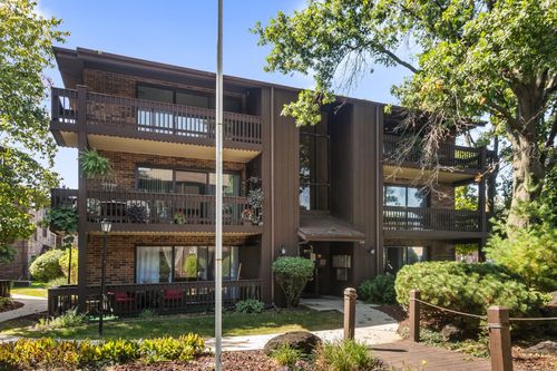 apt-5-9545 Southwest Hwy, Oak Lawn, IL, 60453-2855 | Card Image