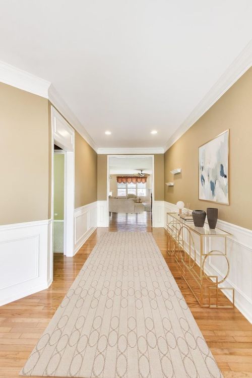 2660 Chesire Ct, West Dundee, IL, 60118-1749 | Card Image