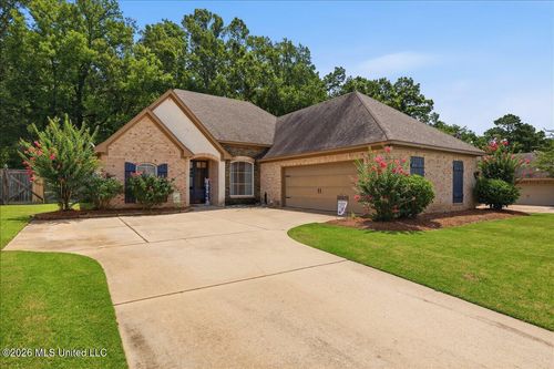 200 Belle Oak Dr, Brandon, MS, 39042-8251 | Card Image