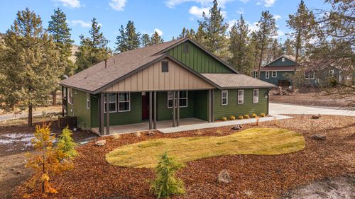 1205 Vine Maple Dr, Klamath Falls, OR, 97601-8745 | Card Image