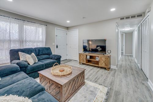 2148 Champagne Dr, Ann Arbor, MI, 48108-2563 | Card Image