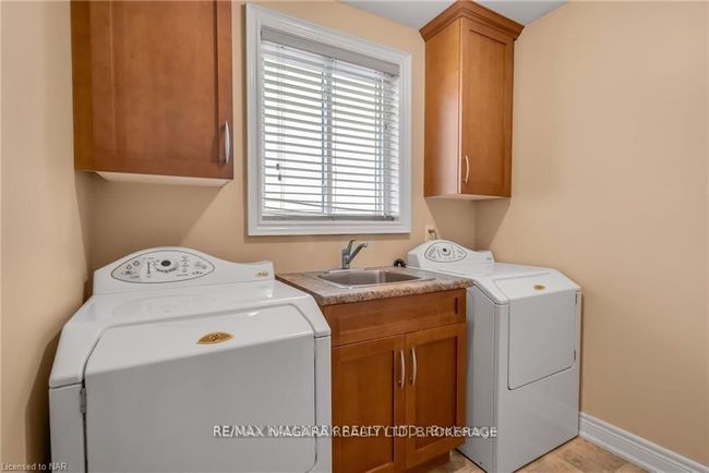 7149 Parkside Rd, House other with 6 bedrooms, 4 bathrooms and 2 parking in Niagara Falls ON | Image 8