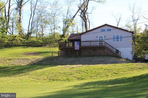 43 S Grims Mill Rd, Boyertown, PA, 19512-8547 | Card Image