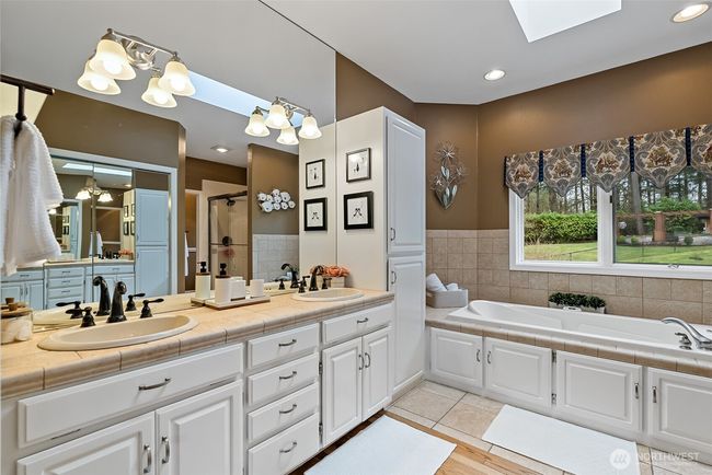 26848 Se 411 Th St, House other with 4 bedrooms, 4 bathrooms and 5 parking in Enumclaw WA | Image 22