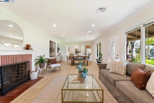 1455 Grove Way, Concord, CA, 94518-1208 | Card Image
