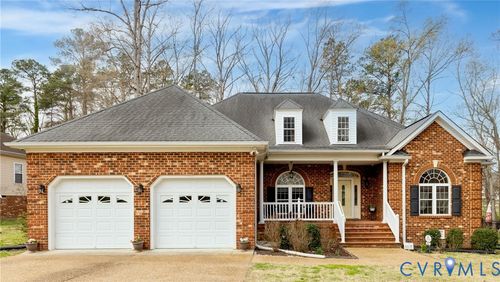 831 W Washington St, Henrico, VA, 23075-1135 | Card Image