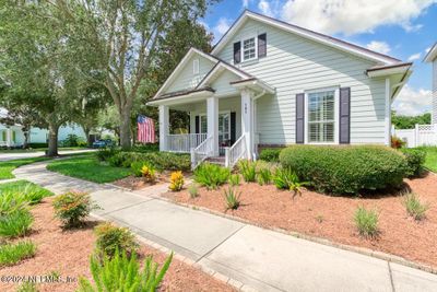 The most adorable cottage on a corner lot | Image 2