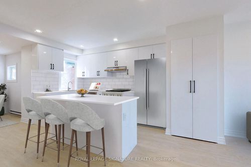 upper-179 Beatrice St, Toronto, ON, M6G3E9 | Card Image