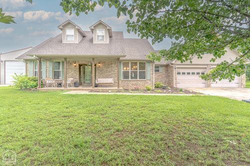 2 Deer Run, Clarksville, AR, 72830-8302 | Card Image