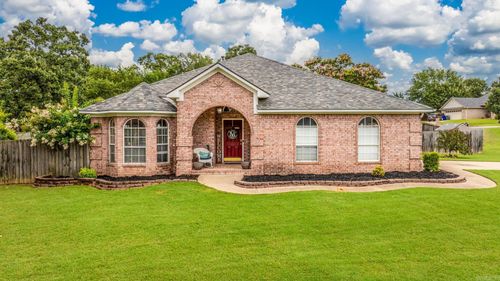 1695 Nighthawk Cir, Conway, AR, 72034-8675 | Card Image