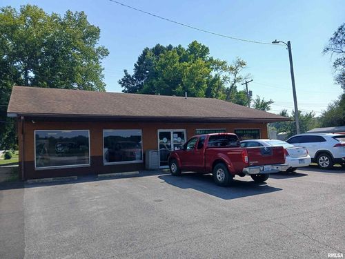 512 W Egyptian Ave, Christopher, IL, 62822-1535 | Card Image