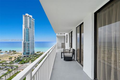 2112-210 174th St, Sunny Isles Beach, FL, 33160-3329 | Card Image