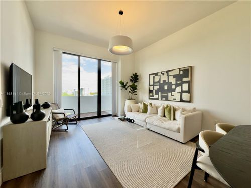 apt-610-2800 Sw 27th Ter, Miami, FL, 33133-3072 | Card Image