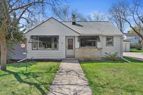 505 Pleasant View St, Wauwatosa, WI, 53226-4662 | Card Image