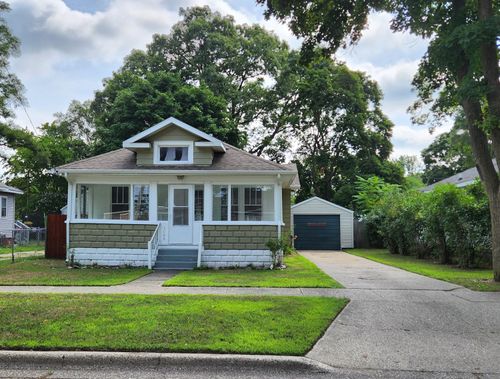1046 Oakgrove St, Muskegon, MI, 49442-4053 | Card Image