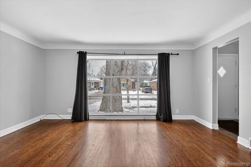 13731 Elgin St, Oak Park, MI, 48237-1163 | Card Image