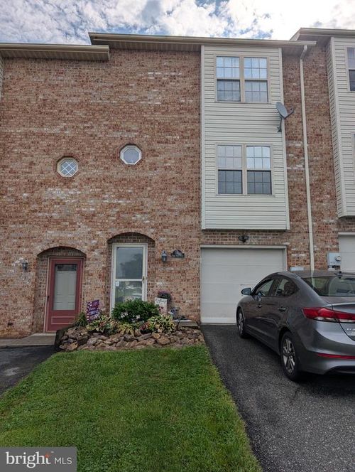 241 Flint Hill Rd, ALBURTIS, PA, 18011-9341 | Card Image