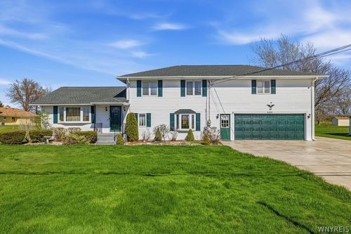 6261 Nash Rd, Sanborn, NY, 14132-9218 | Card Image