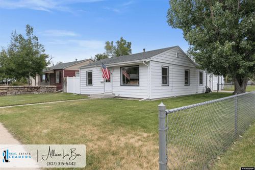 903 E 12th St, Casper, WY, 82601-3825 | Card Image