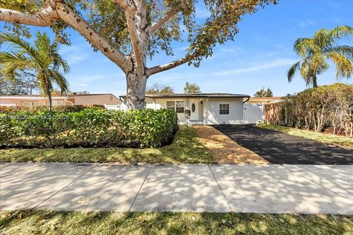 5157-5157 Ne 6th Ave, Oakland Park, FL, 33334-3322 | Card Image