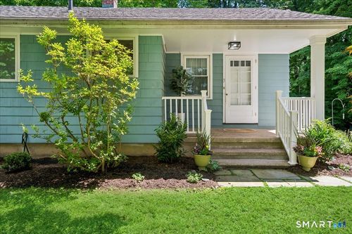 3 Keller Ln, Westport, CT, 06880-3936 | Card Image
