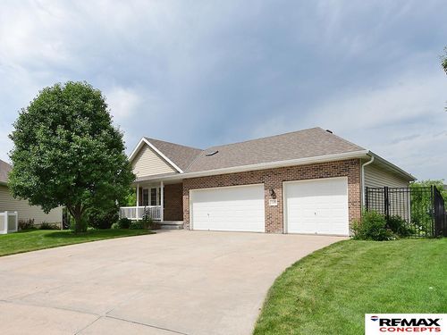 10402 N 150th St, Bennington, NE, 68007-8093 | Card Image