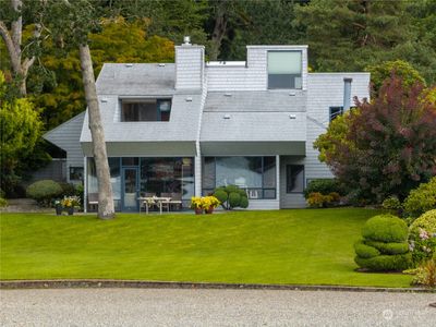 Impressive curb appeal, from the water! | Image 1