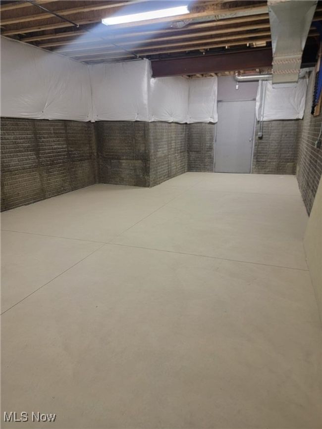Secure panic room for safety or protected storage | Image 48