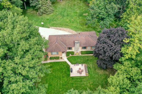 4640 Lake Club Cir, Oconomowoc, WI, 53066-4017 | Card Image