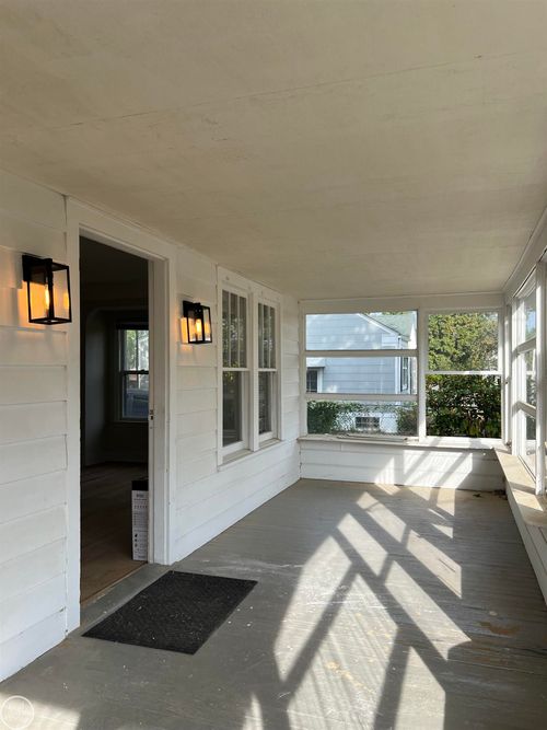 46 Smith Ct, Lake Orion, MI, 48362-2894 | Card Image