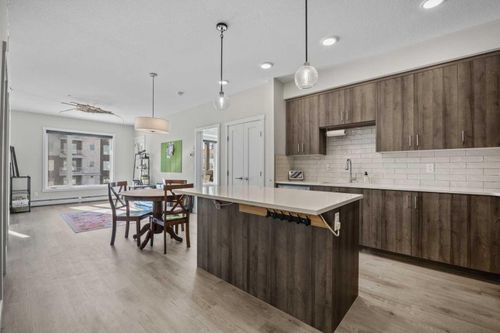 210-660 Shawnee Sq Sw, Calgary, AB, T2Y0X6 | Card Image