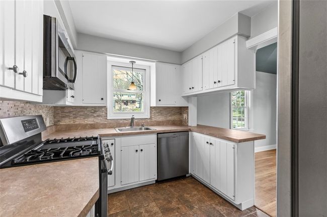 2707 Sherwood Rd, House other with 4 bedrooms, 3 bathrooms and 1 parking in Glenshaw PA | Image 11