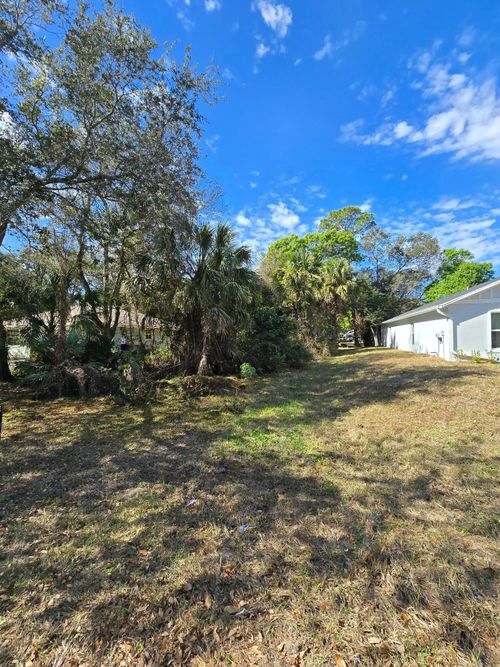 2445 87th Ct, Vero Beach, FL, 32966-5046 | Card Image