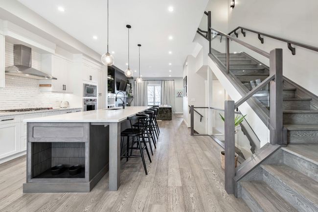 2523 21 St Sw, Home with 4 bedrooms, 3 bathrooms and 2 parking in Calgary AB | Image 7